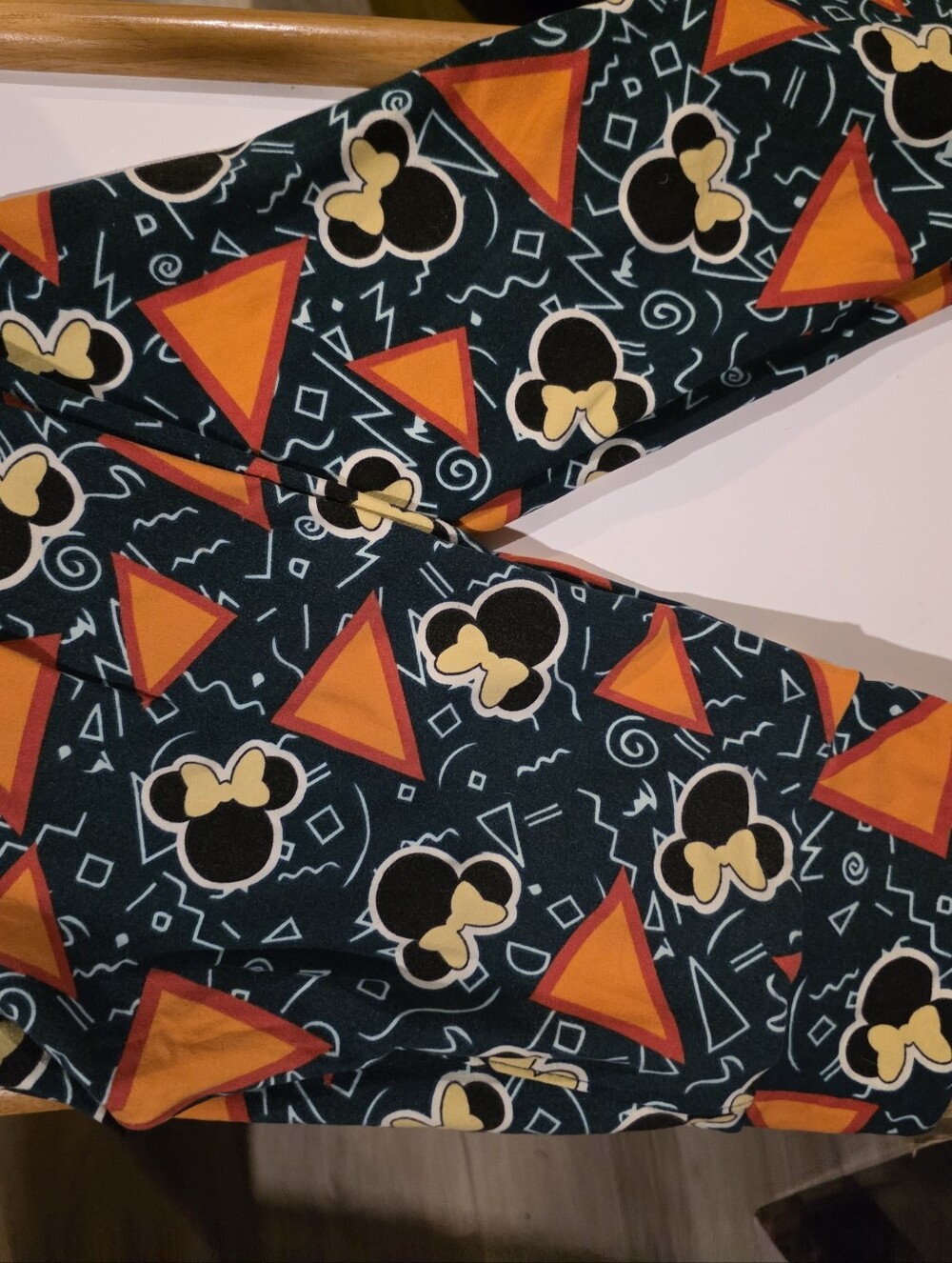 LuLaRoe Disney Minnie Mouse Geometric Pattern Leggings OS